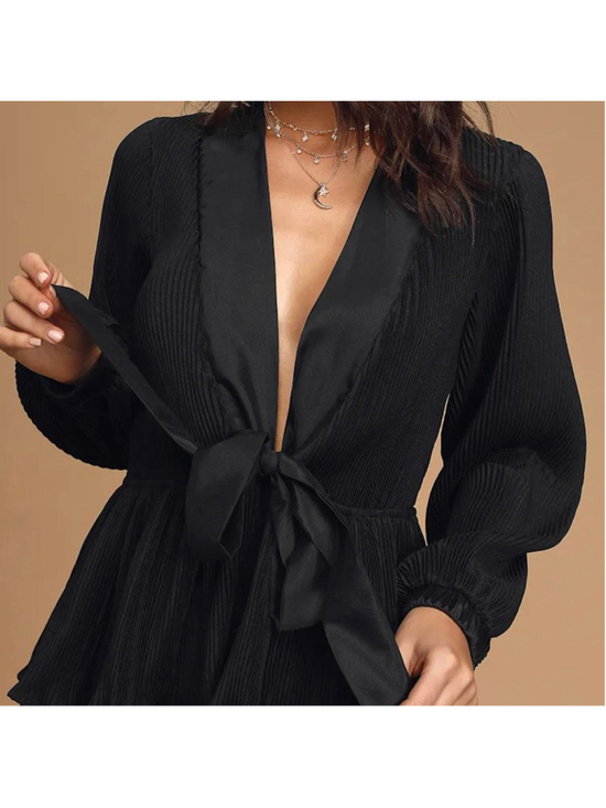Lulus Tops - Lulus black pleated blouse with tie detail Size S (but stretchy and would also f